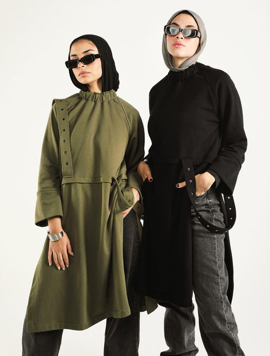 Strap sweatshirt