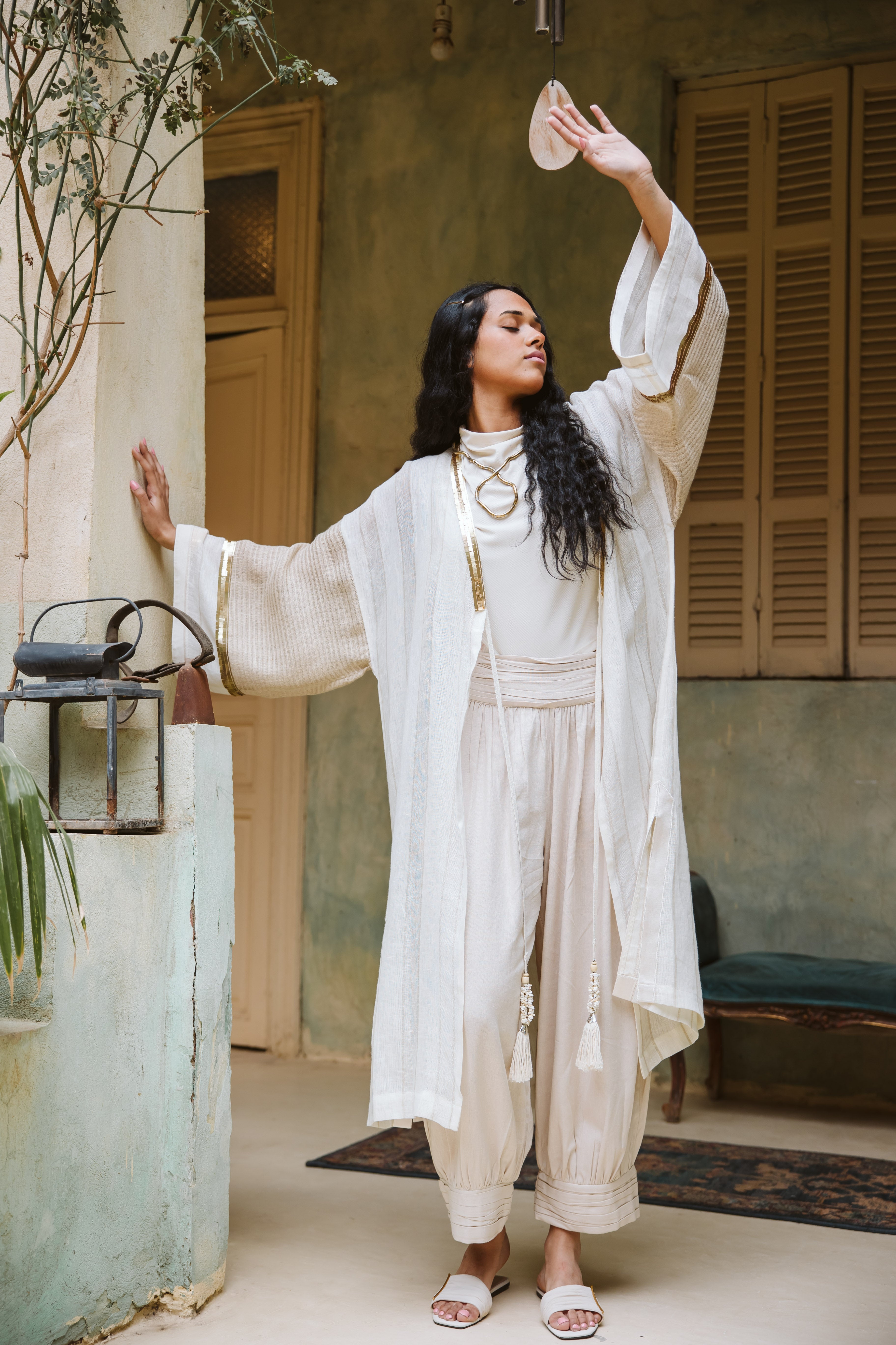 قفطان عَنْبر Amber Kaftan