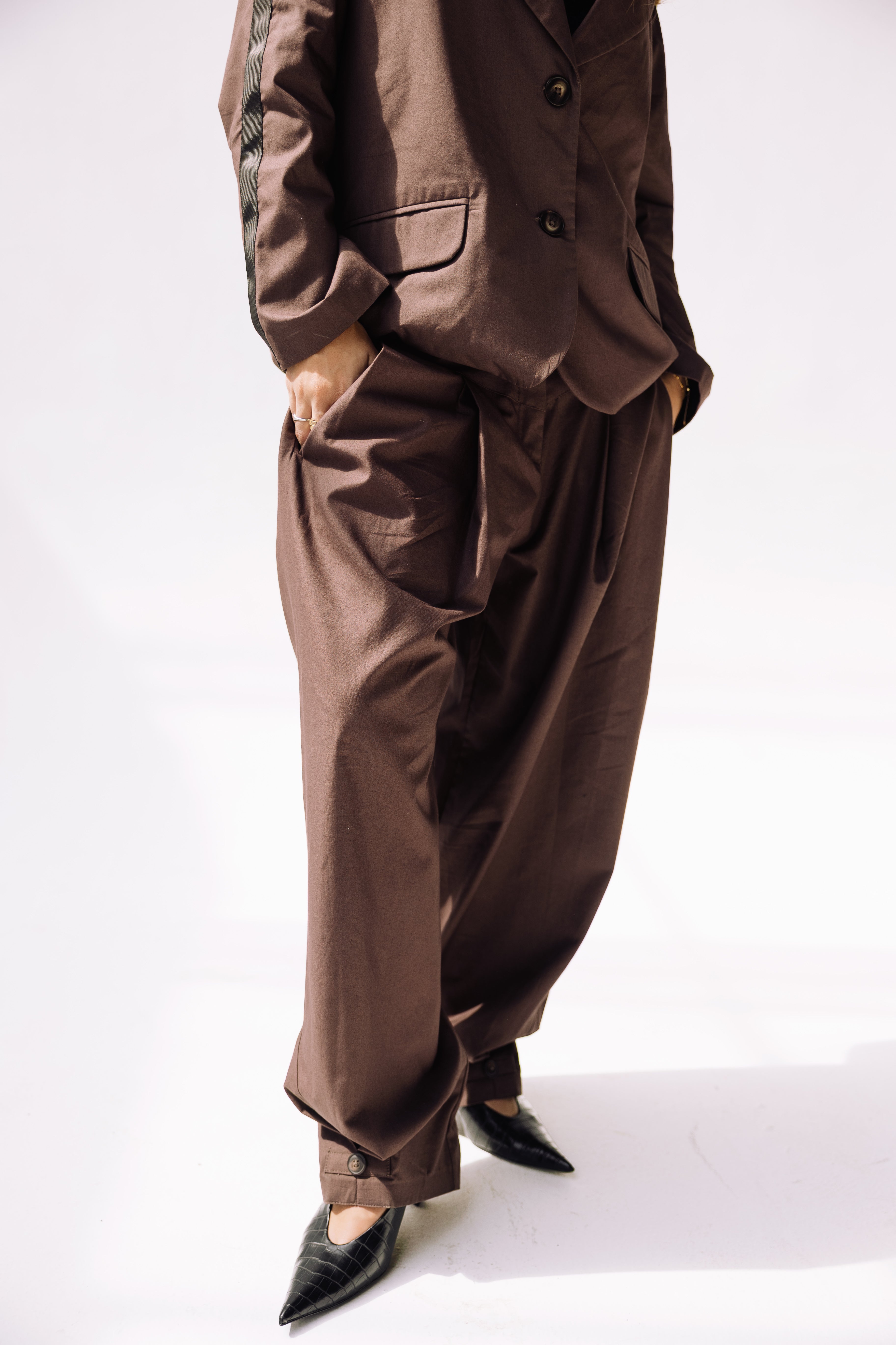 Wide fit tailored pants